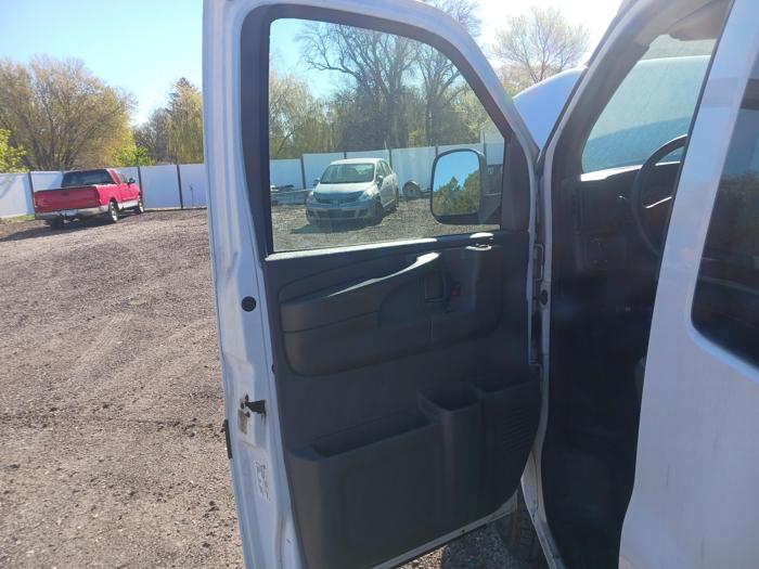 2005 chevrolet express 3500-extended with 81212 miles for sale near elk-river, minnesota 361b8cd9fc064d13abd10af9ff0100cf.jpg