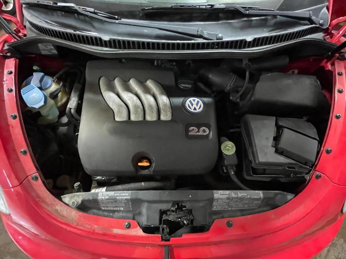 2000 Volkswagen New Beetle