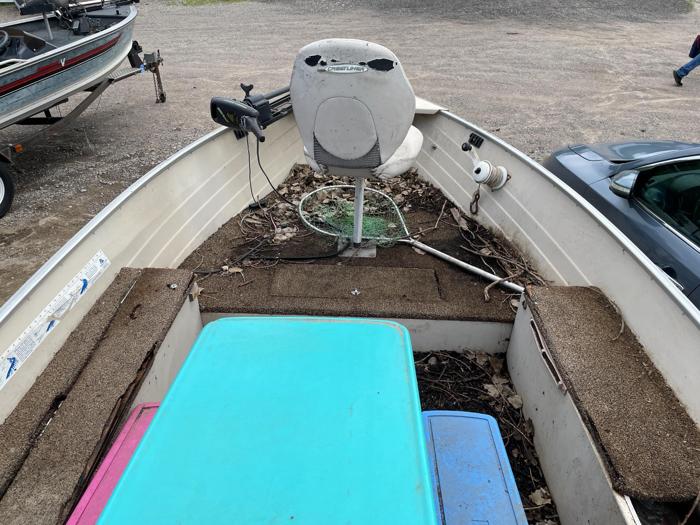 1984 crestliner . for sale near elk-river, minnesota 36e8ba6d4793415db2cd19ae0b52bfb5.jpg