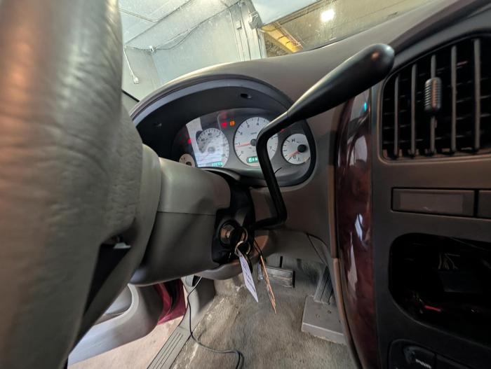 2002 chrysler town-&-country lx with 220729 miles for sale near elk-river, minnesota 36f9acf3eda8482e9317d05e21020342.jpg