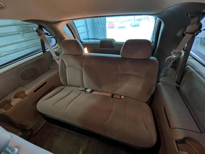 2002 chrysler town-&-country lx with 220729 miles for sale near elk-river, minnesota 370077b7a3b44767a3d46fb23074125c.jpg