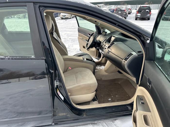 2005 toyota prius 4-door-liftback with 208940 miles for sale near elk-river, minnesota 3738d46d4823428196e2908883b9e7fa.jpeg