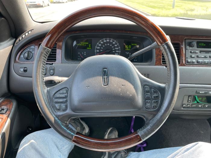2002 lincoln town-car signature with 144823 miles for sale near elk-river, minnesota 3745bf087d3b4743a67a86c9947e367a.jpeg