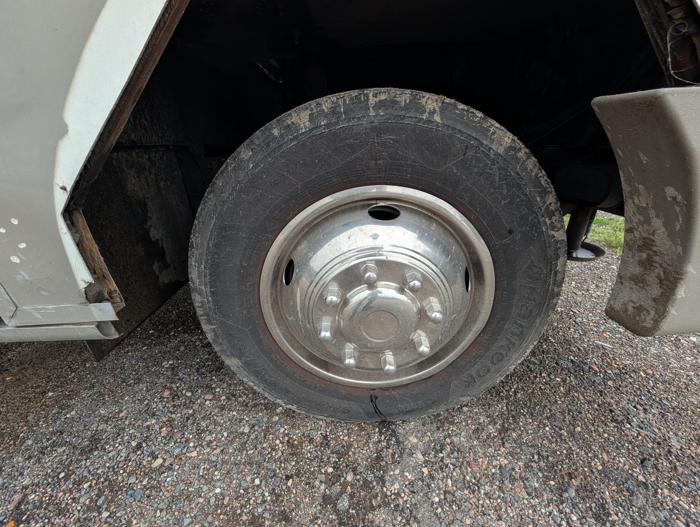 2000 ford mh-stripped-chassis - with 43136 miles for sale near elk-river, minnesota 3749f2fd32c94dfba06e3230647abc39.jpg