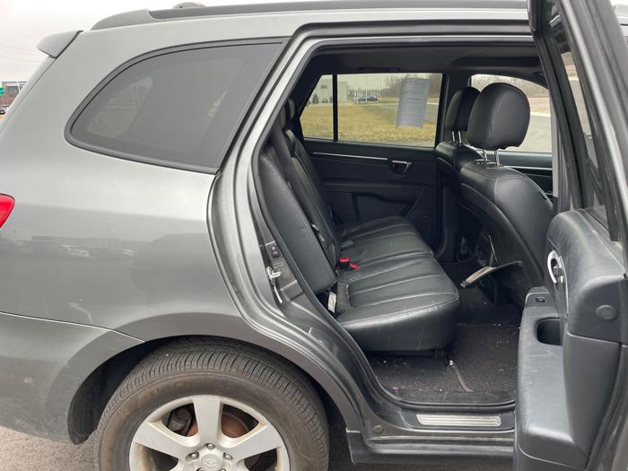 2009 hyundai santa-fe limited with 154306 miles for sale near rochester, minnesota 37cc7d09462c4bb2a722333b4c4aa8d6.jpeg