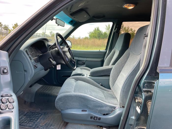 1997 ford explorer xlt-4-door-awd with 172185 miles for sale near elk-river, minnesota 37dc2f83b0ef424388ff73fc77329a3e.jpeg