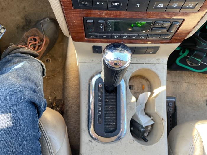 2006 ford explorer eddie-bauer-4.6l-4wd with 263873 miles for sale near fridley, minnesota 38166ba7e6d6496f8acbf727ef251186.jpeg