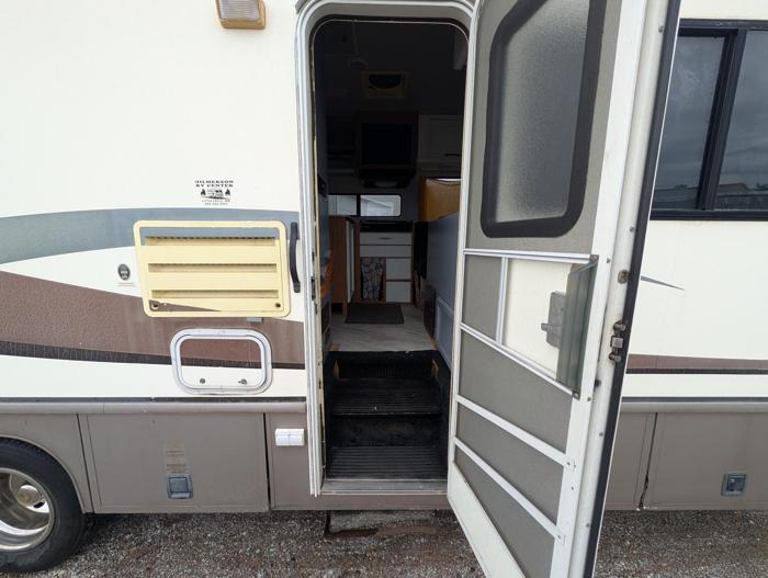 1997 ford econoline with 45653 miles for sale near elk-river, minnesota 38b8b69f84a049119b73f19e2acdbd7c.jpg