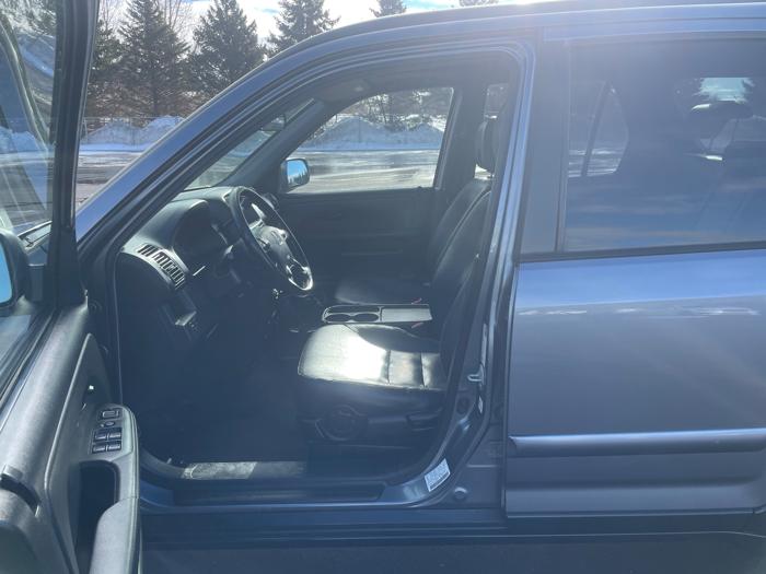 2005 honda cr-v se-4wd-at with 249119 miles for sale near farmington, minnesota 38bbde1ff08d4021bb785facbbdbc7eb.jpeg