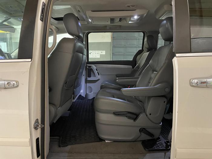 2010 volkswagen routan premium with 140982 miles for sale near elk-river, minnesota 3985d97a410a401cb3212d35d4ef1afd.jpg