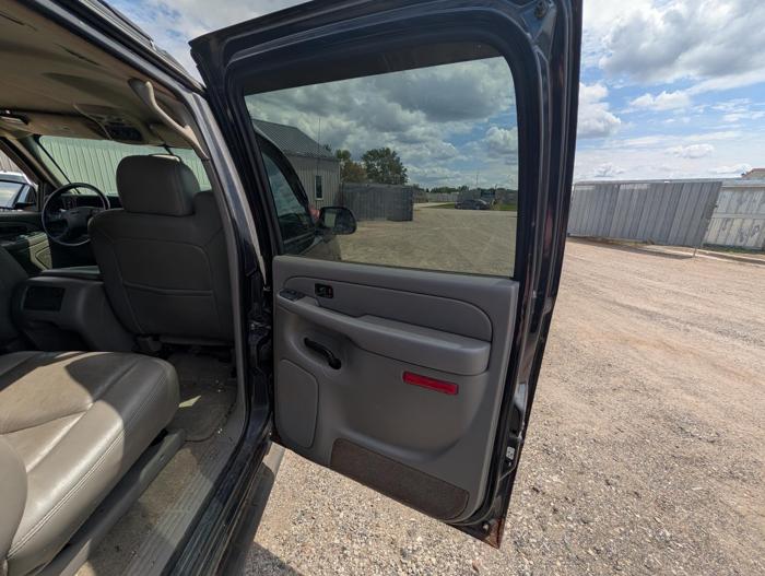 2005 gmc yukon-xl 1500-4wd with 171211 miles for sale near elk-river, minnesota 3995b2f781e74f30b3305561bace3981.jpg