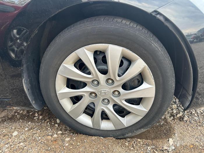 2013 hyundai elantra limited with 182716 miles for sale near elk-river, minnesota 39b94cc23087462499a737f8f0503e52.jpg