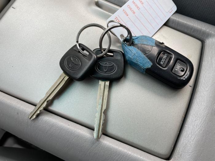 2004 toyota highlander v6-4wd with 178183 miles for sale near elk-river, minnesota 39f98d3587ba4891ad34946585c74dee.jpeg