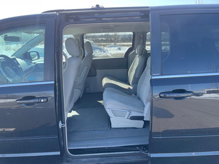 2008 chrysler town-&-country touring with 153950 miles for sale near lake-elmo, minnesota 3a0977fc0189470186712d649640c549.jpeg