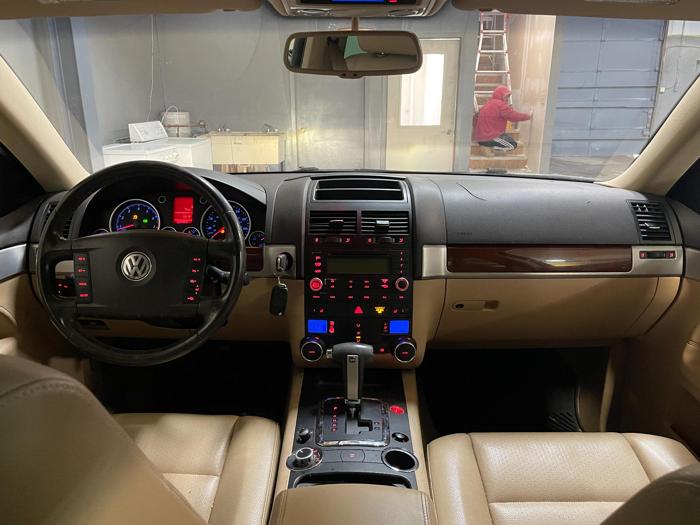 2006 volkswagen touareg with 203118 miles for sale near elk-river, minnesota 3a12d6387eea4524baa6ee6105e51cf6.jpg