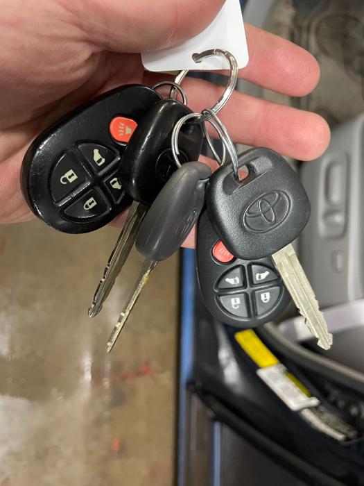 2005 toyota sienna xle with 128463 miles for sale near elk-river, minnesota 3aacd9859de04cbeb0e81be704f03b88.jpg