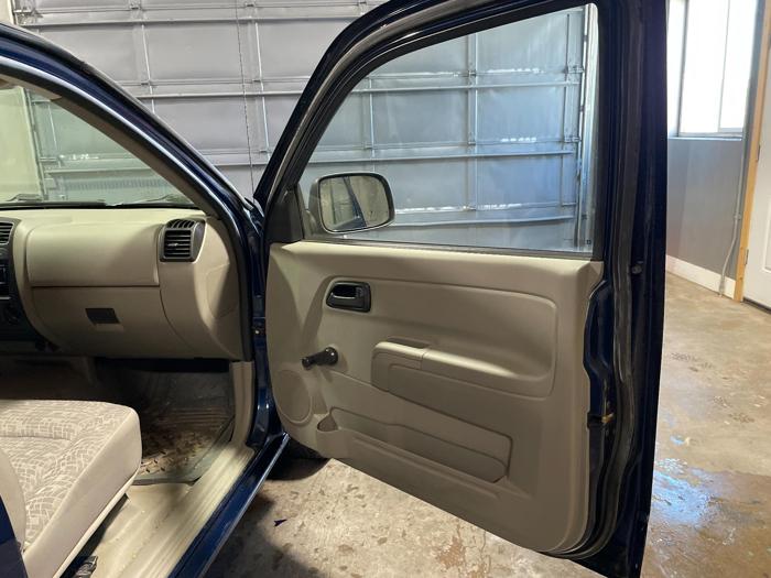 2004 chevrolet colorado with 127303 miles for sale near elk-river, minnesota 3af7d3974f0645c0ab0c03971bd7dc8e.jpg