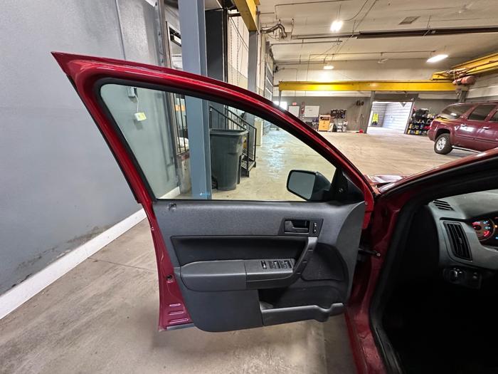 2010 ford focus se-sedan with 100334 miles for sale near elk-river, minnesota 3af9ca2fc2b141eaad117f212c1cd064.jpeg