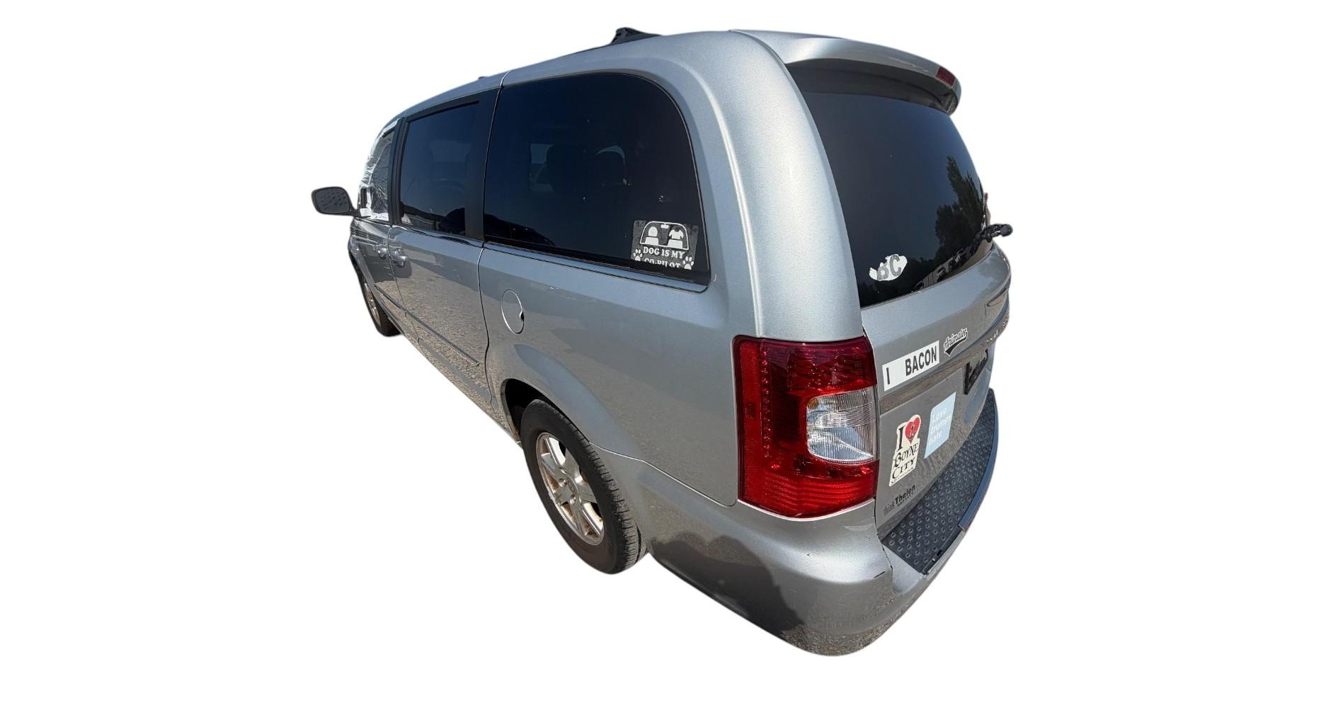 2011 chrysler town-&amp;-country touring with 128014 miles for sale near elk-river, minnesota 3b6c2ed6f27444188401e13a446152af.jpg