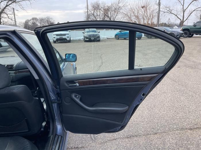 2002 bmw 3-series 330i-sedan with 161103 miles for sale near fridley, minnesota 3b8be57b0d804a9e973671268af40955.jpeg