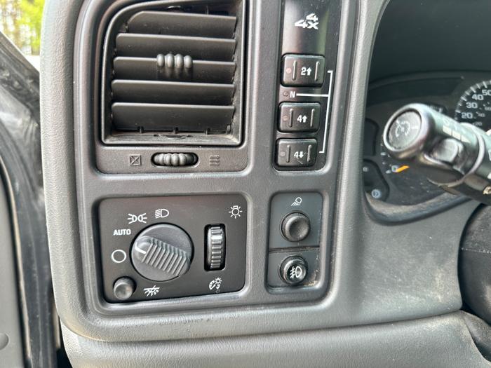 2004 chevrolet silverado-2500hd work-truck-crew-cab-short-bed-4wd with 219246 miles for sale near elk-river, minnesota 3b9e465d7a314b7d82bd0179ce2a729c.jpeg