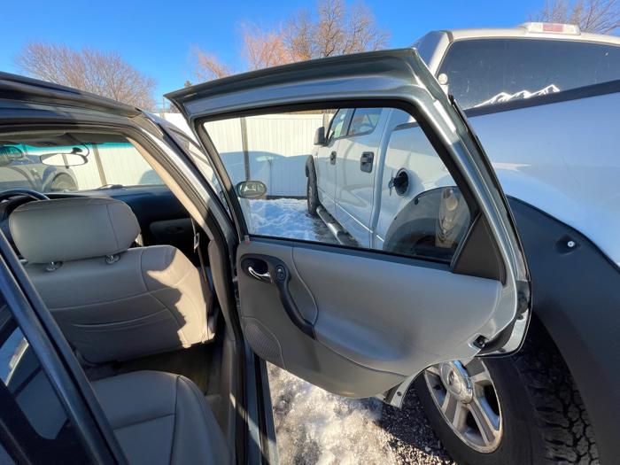 2005 saturn l300-sedan base for sale near elk-river, minnesota 3ba055feac7d45988c1ae319dbc0ffa8.jpeg