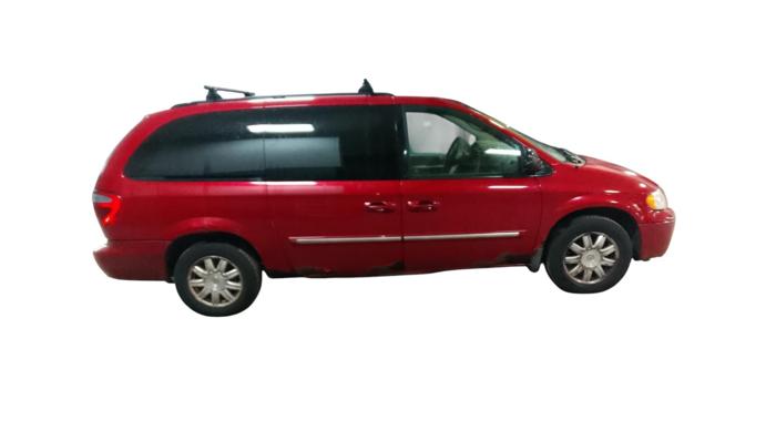 2006 chrysler town-&-country touring with 113578 miles for sale near elk-river, minnesota 3bb113fa01354208b8c7a1697d9b3d87.jpg