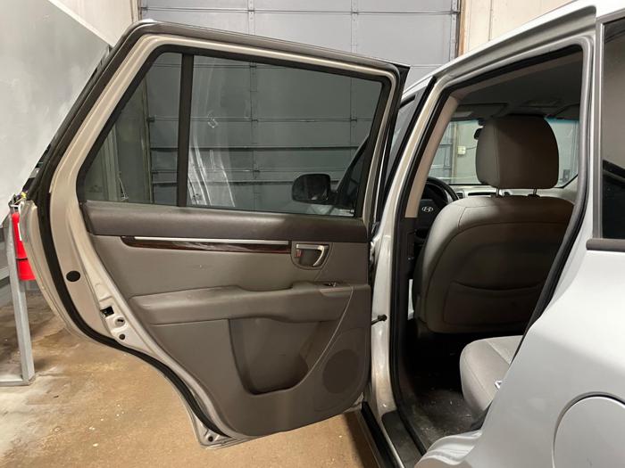 2010 hyundai santa-fe gls with 218154 miles for sale near elk-river, minnesota 3bb23307bd894f178ac00ce3a76bf010.jpg