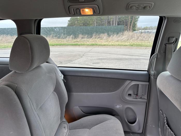 2005 toyota sienna with 254089 miles for sale near elk-river, minnesota 3c465c13d1924c989488364d320050d7.jpeg