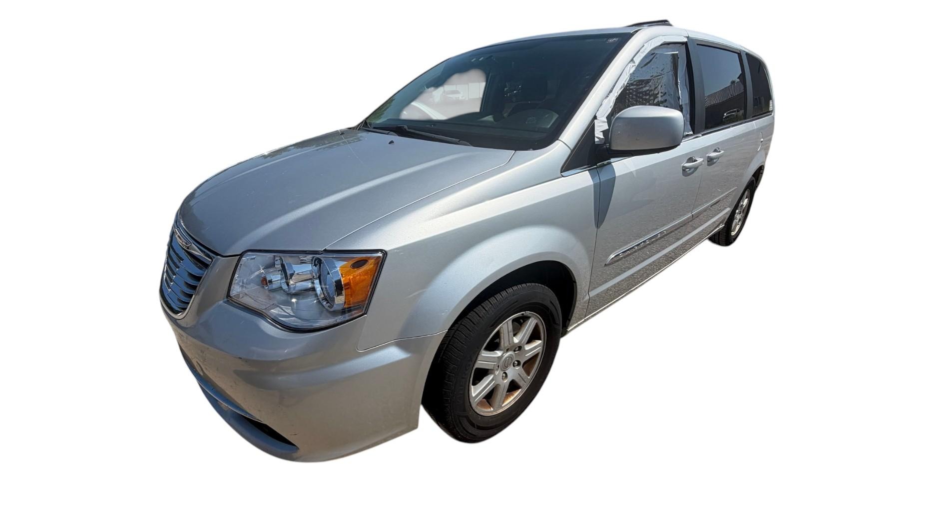 2011 chrysler town-&amp;-country touring with 128014 miles for sale near elk-river, minnesota 3c934408996847fbb63aa9ea53702e3b.jpg