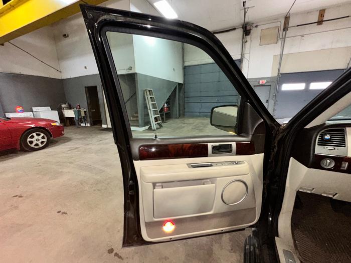 2003 lincoln navigator luxury-4wd with 90707 miles for sale near elk-river, minnesota 3c9381790d9f411c8cb09bf520cdddc3.jpeg