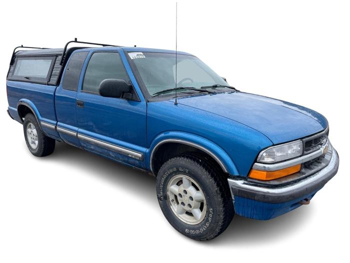 2001 chevrolet s10-pickup ext.-cab-4wd with 140781 miles for sale near elk-river, minnesota 3cae23387e72438d89d0f8322354a8e0.jpg