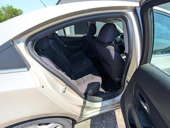 2015 chevrolet cruze 1lt-auto with 198062 miles for sale near elk-river, minnesota 3cb22a23658a4b4d915f1192c0cee91a.jpg