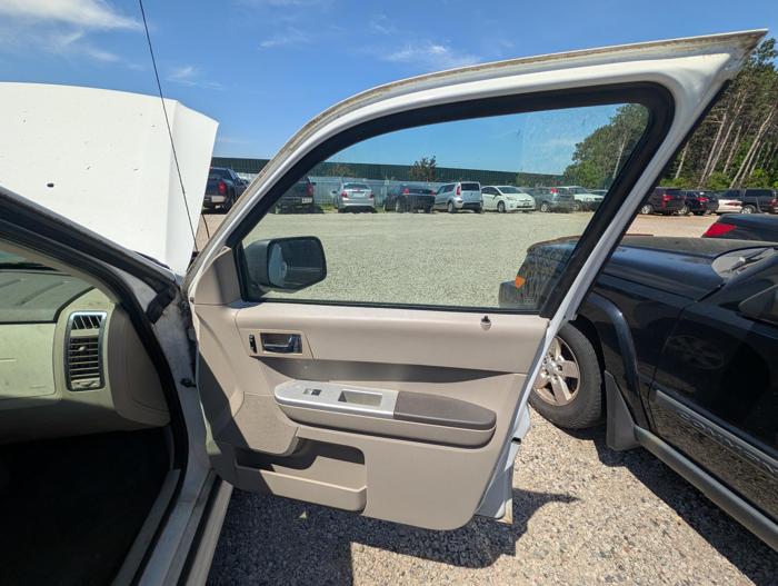 2008 mercury mariner v6-4wd with 165493 miles for sale near elk-river, minnesota 3cf7f1437b504e43ab79541e2f10298b.jpg