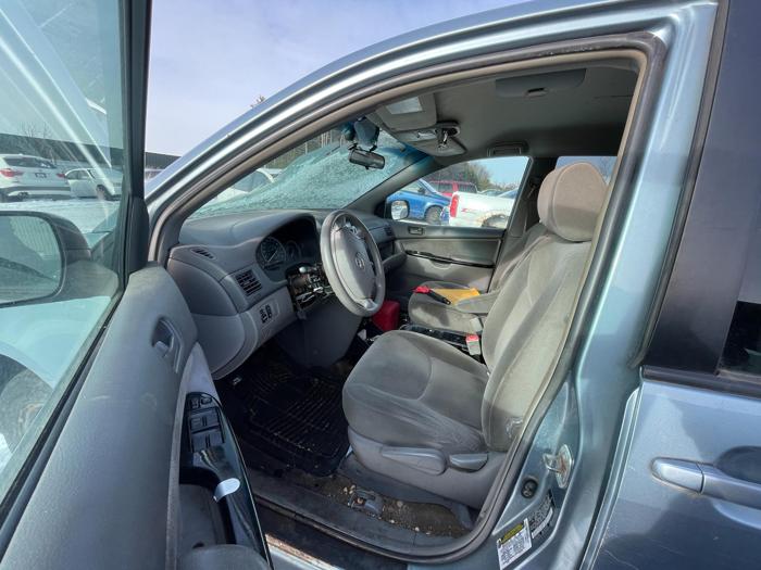 2005 toyota sienna ce for sale near elk-river, minnesota 3d5eb0432b8647ef80386e829af0b097.jpg
