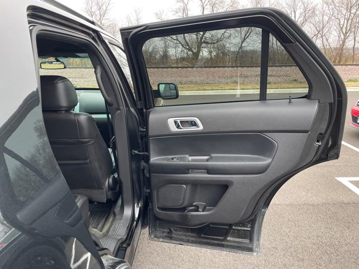 2013 ford explorer xlt-4wd with 131280 miles for sale near rochester, minnesota 3d71872defc14005a6022c3b87997a07.jpeg