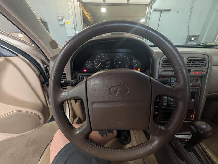 1996 infiniti i30 base with 140180 miles for sale near elk-river, minnesota 3d95af5f82fa4505a2d543a2a24dd305.jpg