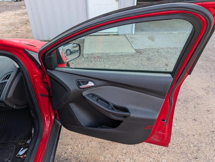 2014 ford focus se-sedan with 155198 miles for sale near elk-river, minnesota 3d9f14c4c34f40ea9a486bf6a8bfb297.jpg