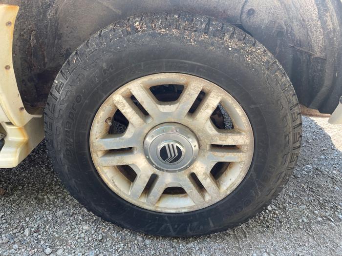 2004 mercury mountaineer convenience-1 with 231936 miles for sale near elk-river, minnesota 3dbab75895f34d819f9e9e7fef9fee36.jpeg