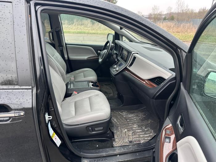 2015 toyota sienna limited-awd-7-passenger-v6 with 155568 miles for sale near elk-river, minnesota 3dbcc715ea394d389e73a12f8a9b3118.jpeg