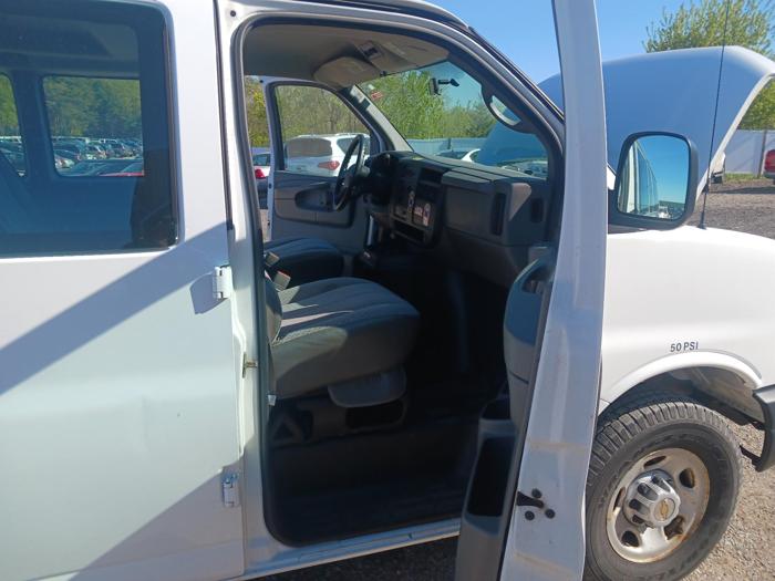 2005 chevrolet express 3500-extended with 81212 miles for sale near elk-river, minnesota 3e22f8cd8ba149d1a056ff0dbb627059.jpg