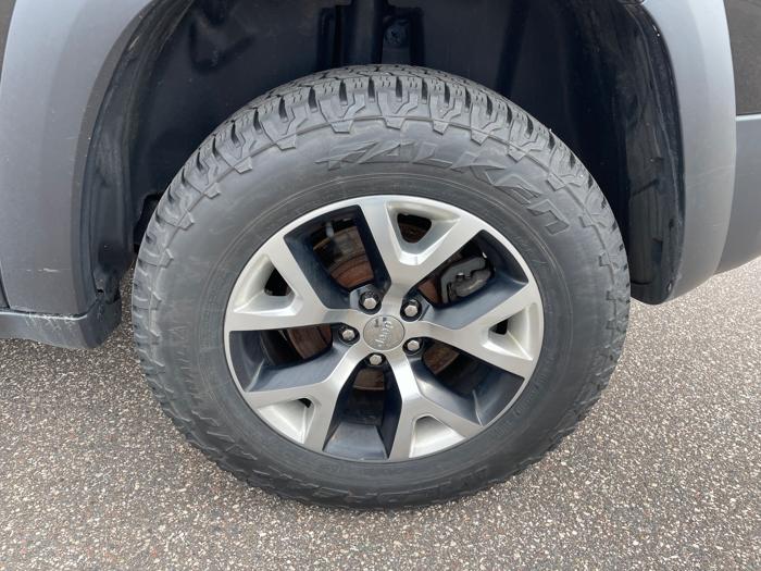 2014 jeep cherokee trailhawk-4wd with 131135 miles for sale near coon-rapids, minnesota 3e6ab455afcc446598ddd4786fcb873f.jpeg