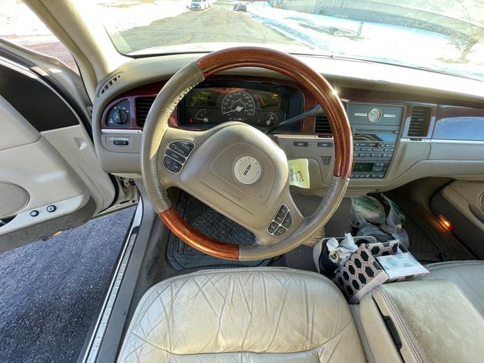 2003 lincoln town-car cartier with 147179 miles for sale near elk-river, minnesota 3e863a2555c54d79a708563e7ab7162a.jpeg