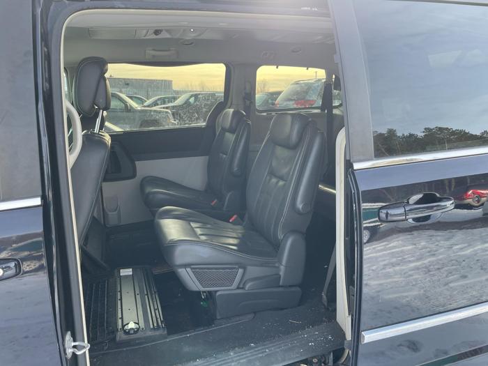 2010 chrysler town-and-country with 188772 miles for sale near elk-river, minnesota 3e8cdaf8bdd7446fb1ae130f34526e60.jpg