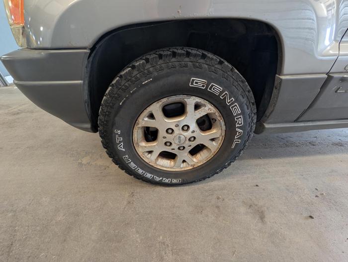2000 jeep grand-cherokee laredo-4wd with 165709 miles for sale near elk-river, minnesota 3eb69b5a754d45e9a2e86108a024b2cc.jpg