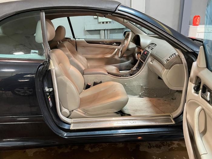 2000 Mercedes-Benz CLK-Class