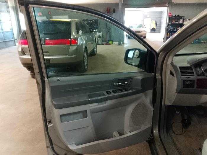 2009 chrysler town-&-country lx with 212963 miles for sale near elk-river, minnesota 3eda29fddf4245baa12f1b5bf5cdcc5b.jpg