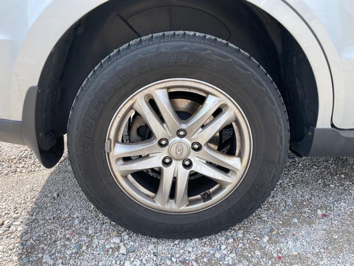 2011 hyundai santa-fe gl-2.4-4wd with 174884 miles for sale near elk-river, minnesota 3f0daf98827d400faffc489e0e0994ab.jpeg