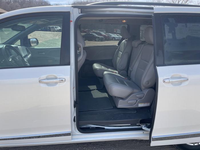 2018 toyota sienna limited-premium-7-passenger with 131954 miles for sale near jordan, minnesota 3f0ee994335040918277a6eb5542bcae.jpeg