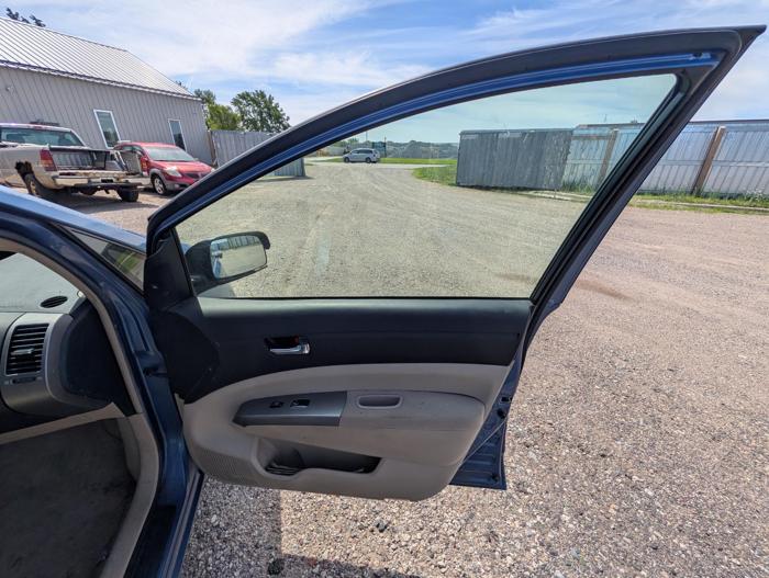 2005 toyota prius 4-door-liftback with 236528 miles for sale near elk-river, minnesota 3f13cc85bf214e239e8fca8f5df5f9ad.jpg
